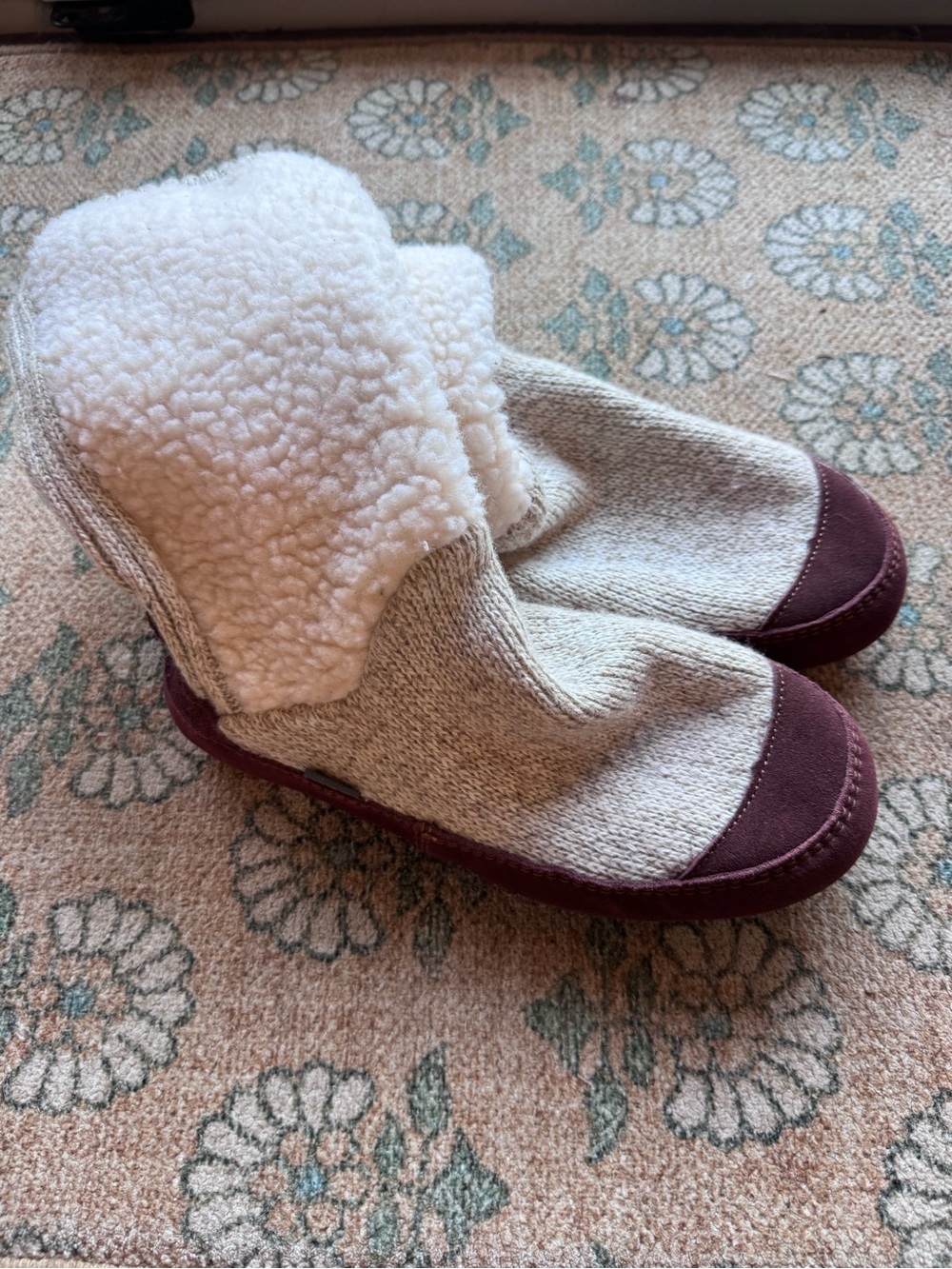 Acorn knit Cozy wool Sherpa-Lined Booties slippers size 9.5- 10.5